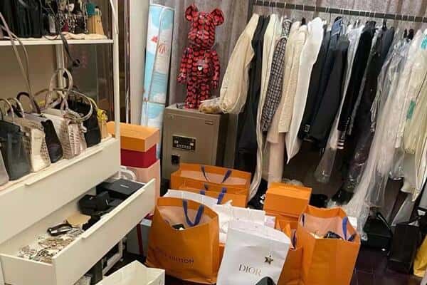 贵阳市观山湖回收一线品牌衣服
